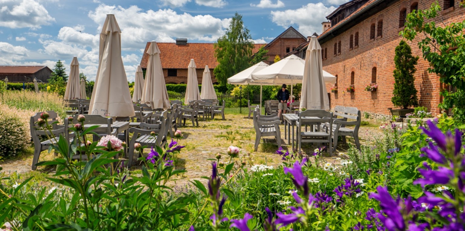 pils muiža viesnīca restorāns izmitināšana apartamenti istabas Polijā Mazury